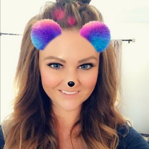 Meet your Posher, Courtney